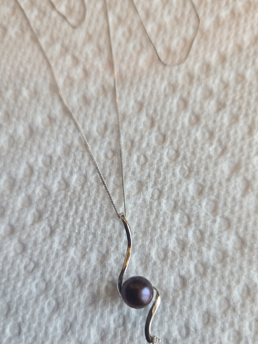 10k White Gold Purple Pearl W/Diamond Necklace